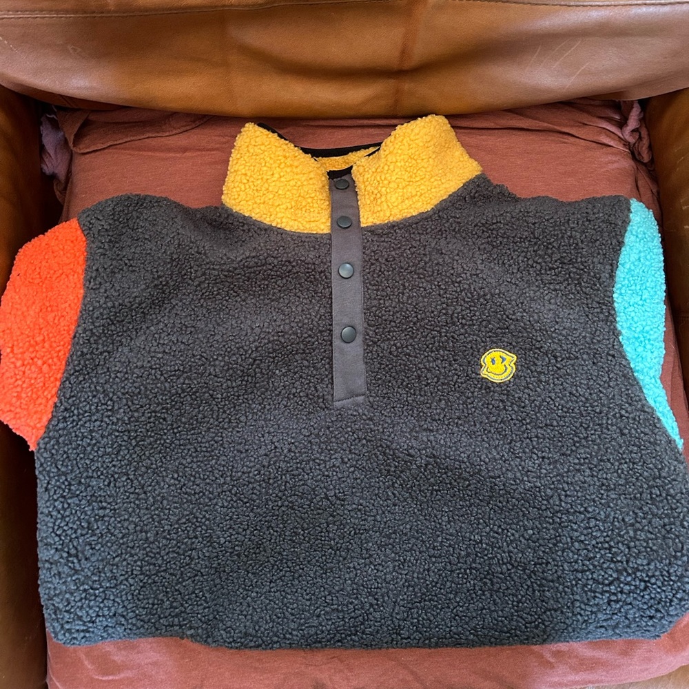 Dutch bros Sherpa pullover